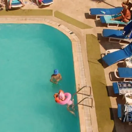 Ξενοδοχείο με διαμερίσματα Saffron Μαρμαρίς