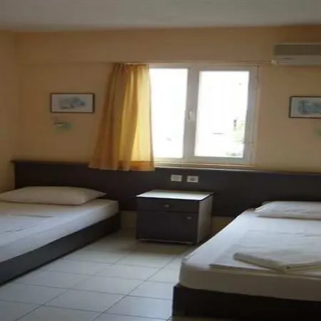 Saffron Apartmanhotel 3*