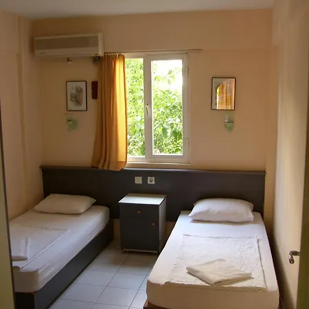 Apartahotel Saffron 3*